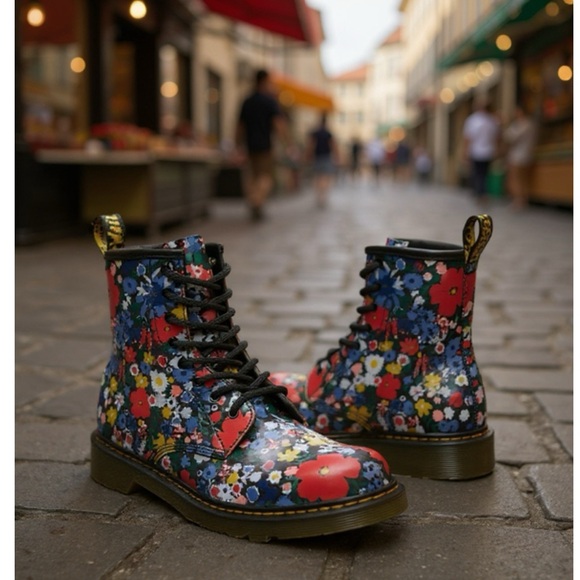 Dr. Martens Other - Dr. Martens Kids Floral Boots - Black Multicolor